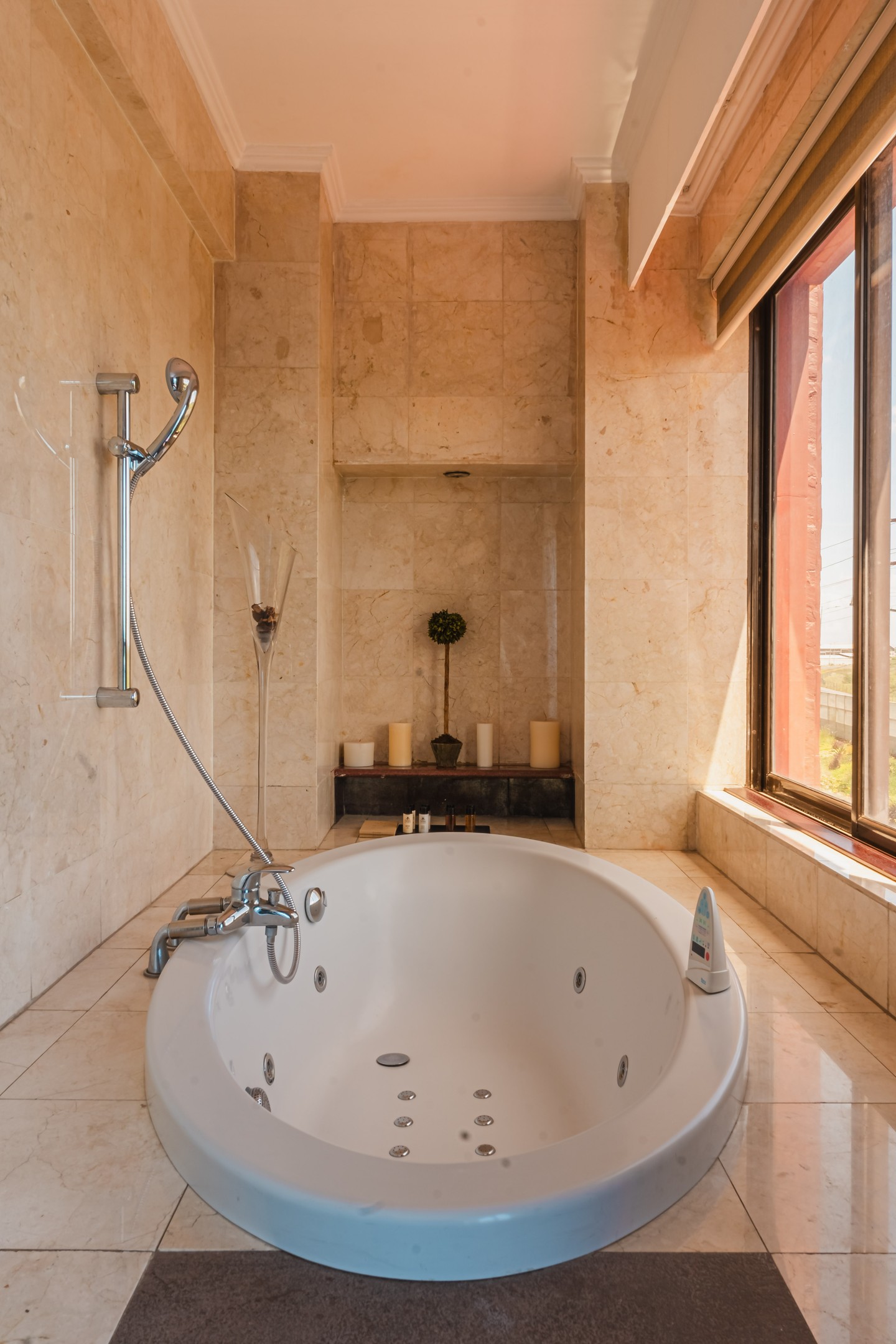 The private jacuzzi at the Warden's Suite paired with breathtaking views of the park is kind of comfort that turns an ordinary stay into an unforgettable experience. Because here, relaxation is more than a moment, it’s a state of mind.
To book a stay, call +254 732 191000.
#OleSereni #WardensSuite #BestHotelInNairobi